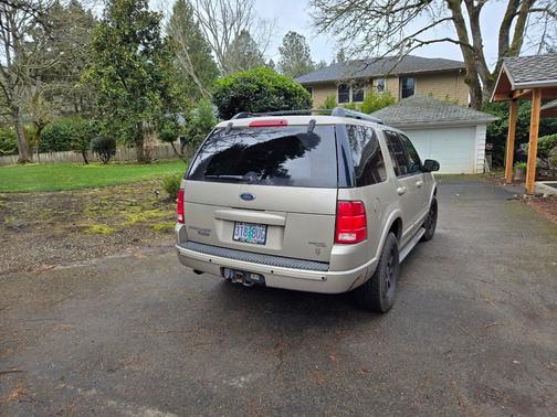 2005 Ford Explorer Limited