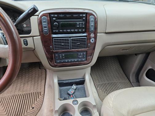 2005 Ford Explorer Limited