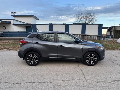 2019 Nissan Kicks SR