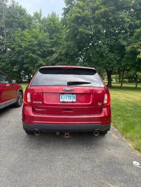 Red 2014 Ford Edge SEL
