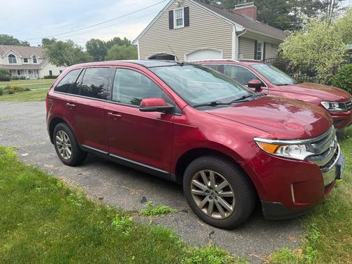 Red 2014 Ford Edge SEL