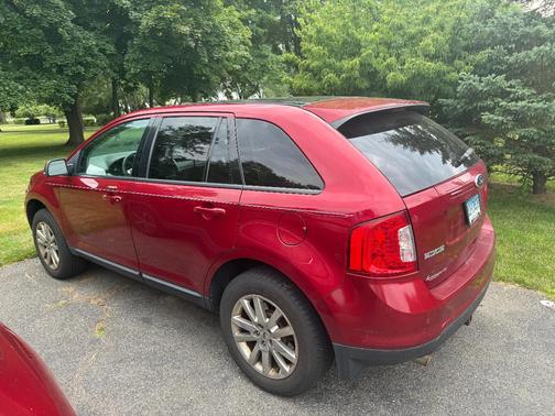 Red 2014 Ford Edge SEL