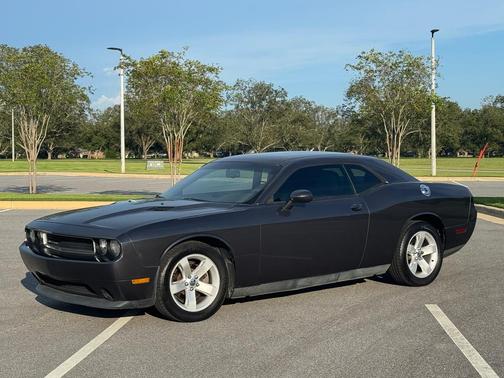 Gray 2013 Dodge Challenger SXT