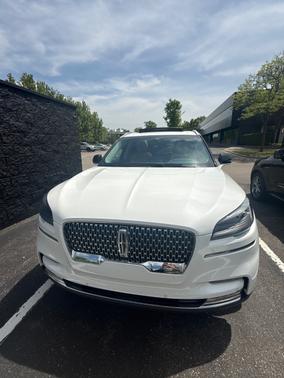 White 2020 Lincoln Aviator Reserve AWD