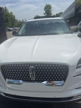 White 2020 Lincoln Aviator Reserve AWD