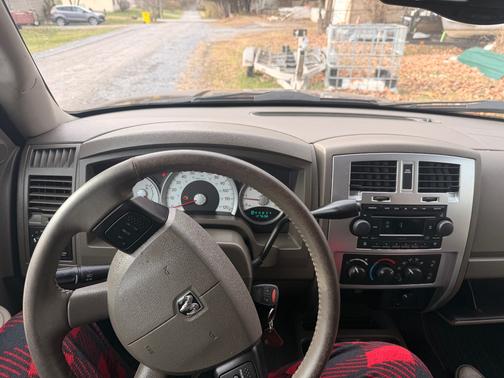 2005 Dodge Dakota Laramie Quad Cab
