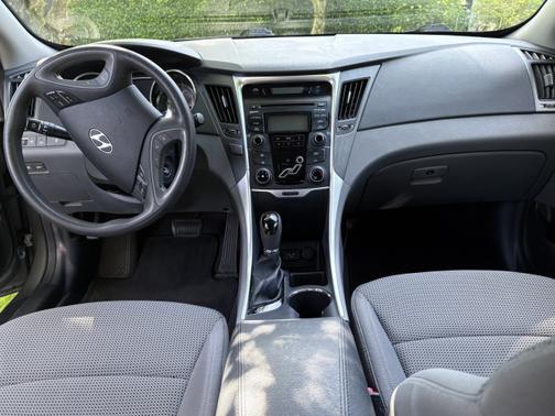 2013 Hyundai SONATA GLS