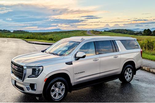 2024 GMC Yukon XL SLE