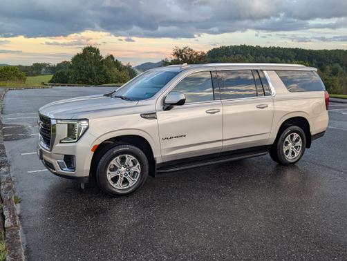 2024 GMC Yukon XL SLE