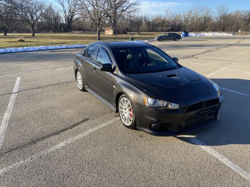Photo 4 of 13 of 2014 Mitsubishi Lancer Evolution GSR