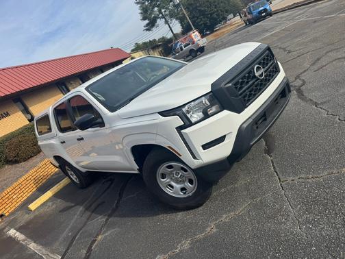 2022 Nissan Frontier S