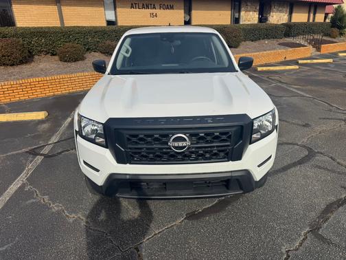 2022 Nissan Frontier S
