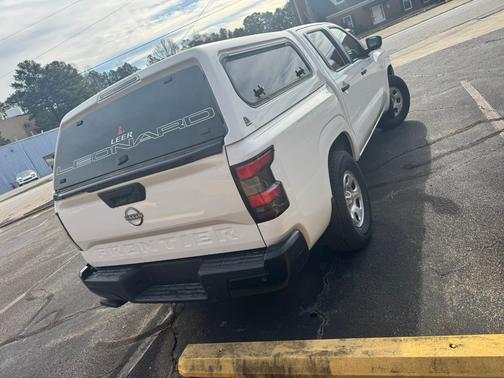 2022 Nissan Frontier S