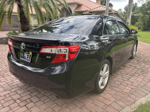 Black 2012 Toyota Camry SE