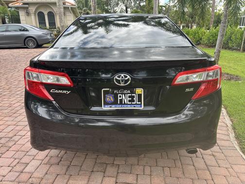 Black 2012 Toyota Camry SE
