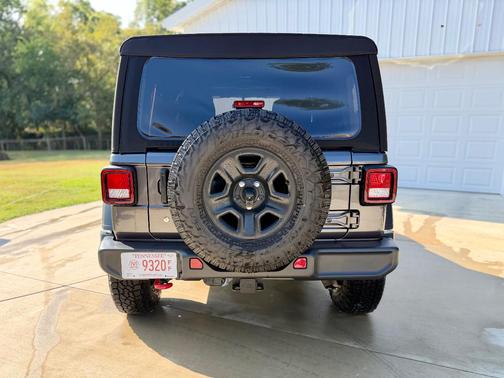 Gray 2018 Jeep Wrangler Unlimited Sport