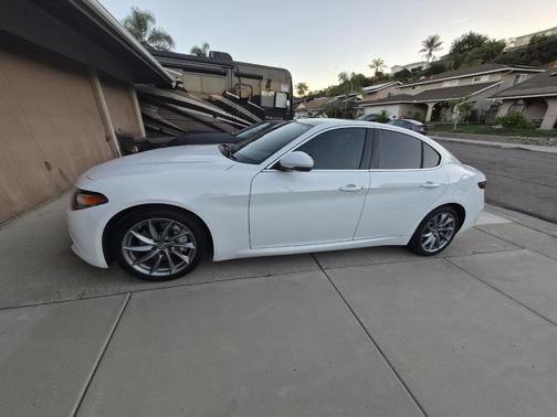2017 Alfa Romeo Giulia Base