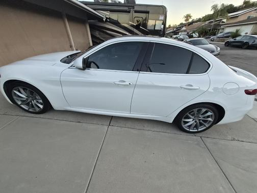 2017 Alfa Romeo Giulia Base