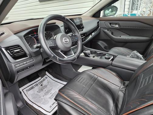 Gray 2022 Nissan Rogue SL