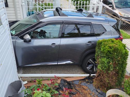 Gray 2022 Nissan Rogue SL