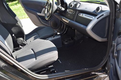 Black 2014 smart ForTwo Pure