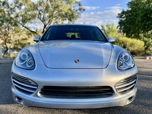 Gray 2013 Porsche Cayenne Cayenne S