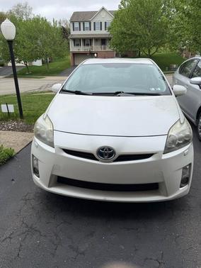 White 2010 Toyota Prius V