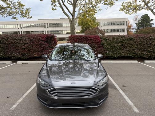 2017 Ford Fusion Hybrid SE
