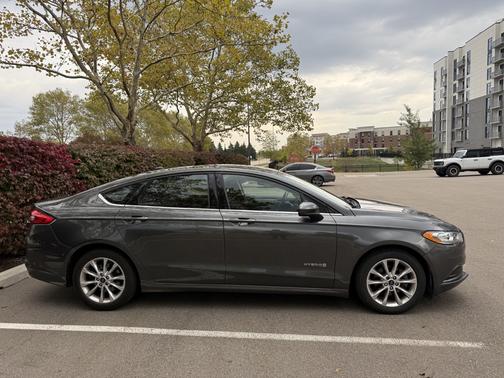 2017 Ford Fusion Hybrid SE