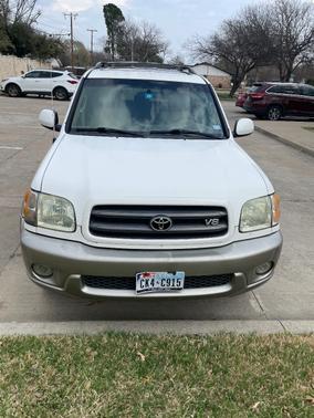 2004 Toyota Sequoia SR5