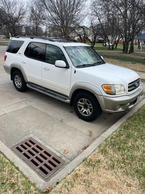 2004 Toyota Sequoia SR5