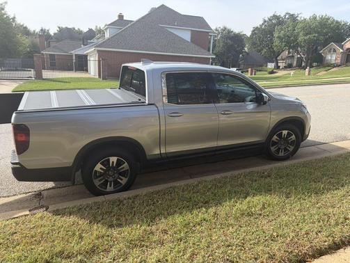 Silver 2019 Honda Ridgeline RTL