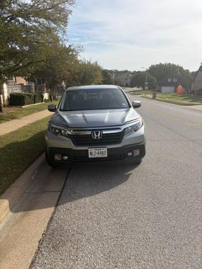 Silver 2019 Honda Ridgeline RTL