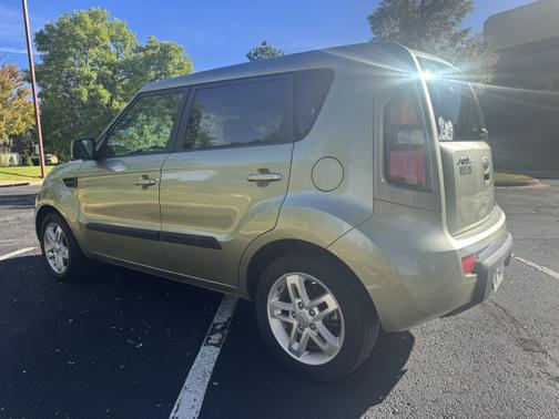 2011 Kia Soul +