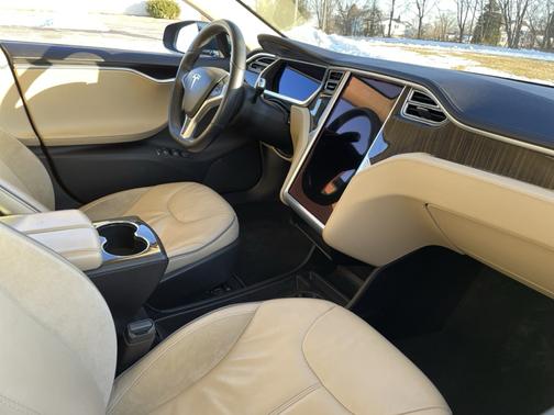 2013 Tesla Model S Performance