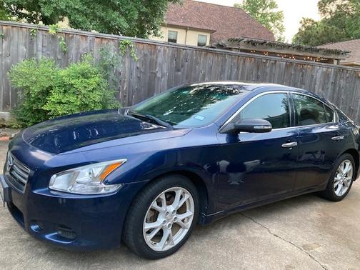 Blue 2014 Nissan Maxima S