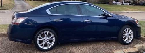 Blue 2014 Nissan Maxima S