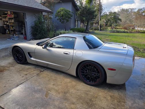 Gray 2000 Chevrolet Corvette Base