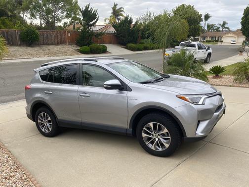 Silver 2018 Toyota RAV4 Hybrid LE