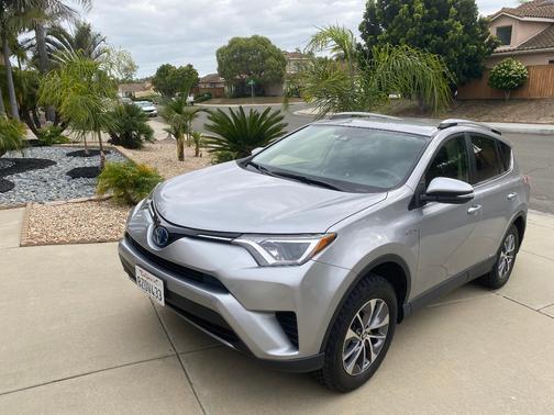Silver 2018 Toyota RAV4 Hybrid LE