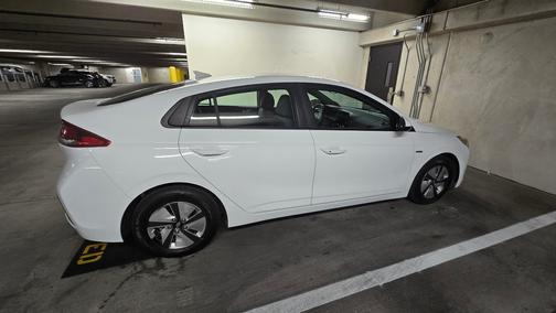 2020 Hyundai IONIQ Hybrid Blue