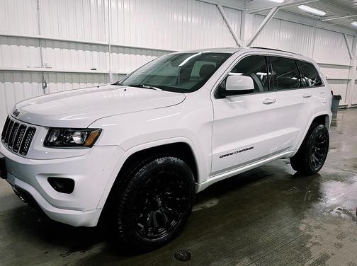 White 2015 Jeep Grand Cherokee Altitude