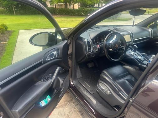 Brown 2016 Porsche Cayenne Cayenne