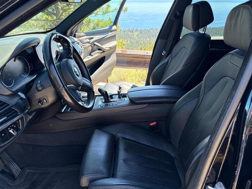 Black 2018 BMW X5 xDrive50i