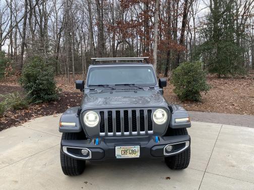 Photo 3 of 10 of 2022 Jeep Wrangler Unlimited 4xe Sahara