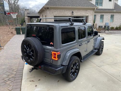 Photo 4 of 10 of 2022 Jeep Wrangler Unlimited 4xe Sahara