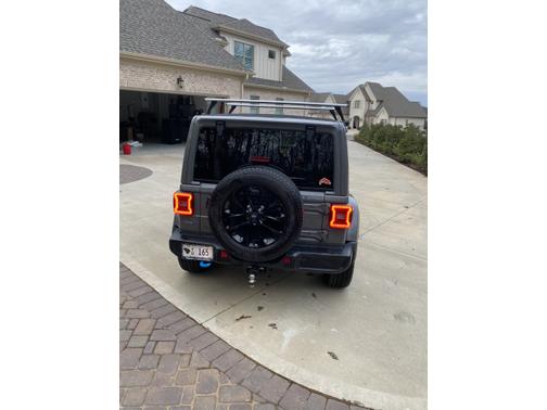 Photo 5 of 10 of 2022 Jeep Wrangler Unlimited 4xe Sahara