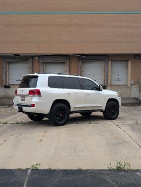 White 2017 Toyota Land Cruiser Base