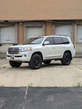 White 2017 Toyota Land Cruiser Base