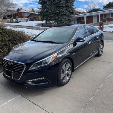 Photo 1 of 7 of 2017 Hyundai Sonata Plug-In Hybrid Limited